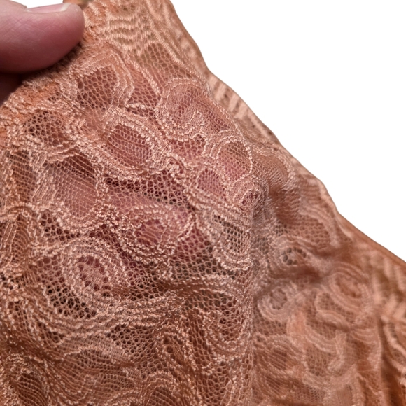 Chantelle Lace Underwire Bra - Blush Pink 38D - Picture 3 of 10